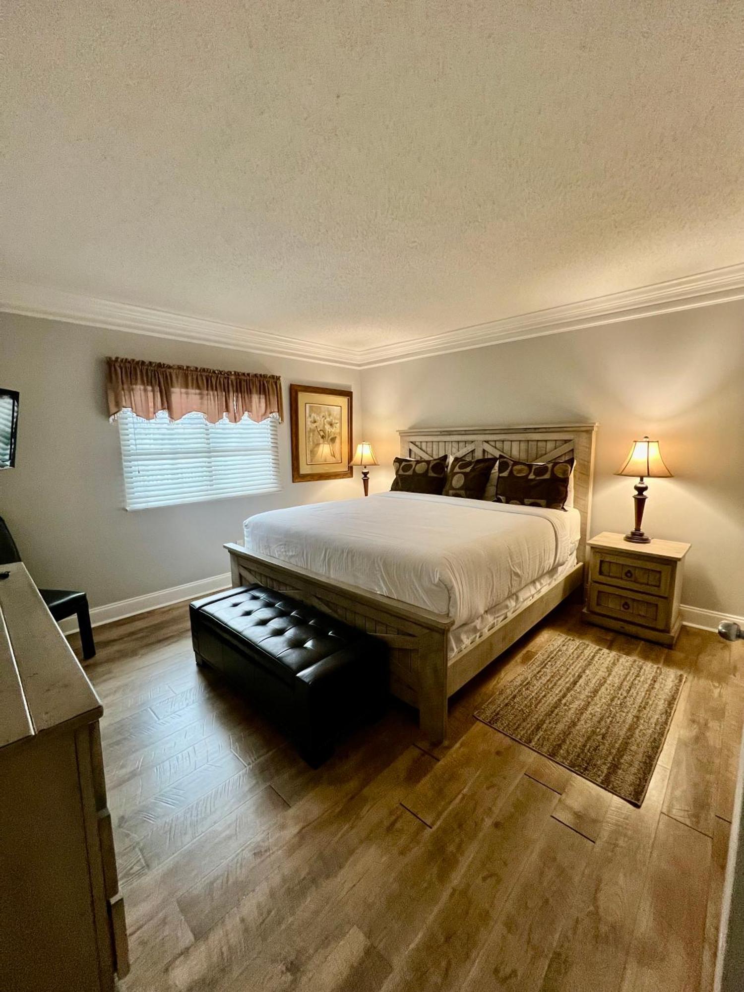 River Place #101 2bd * Pigeon Forge